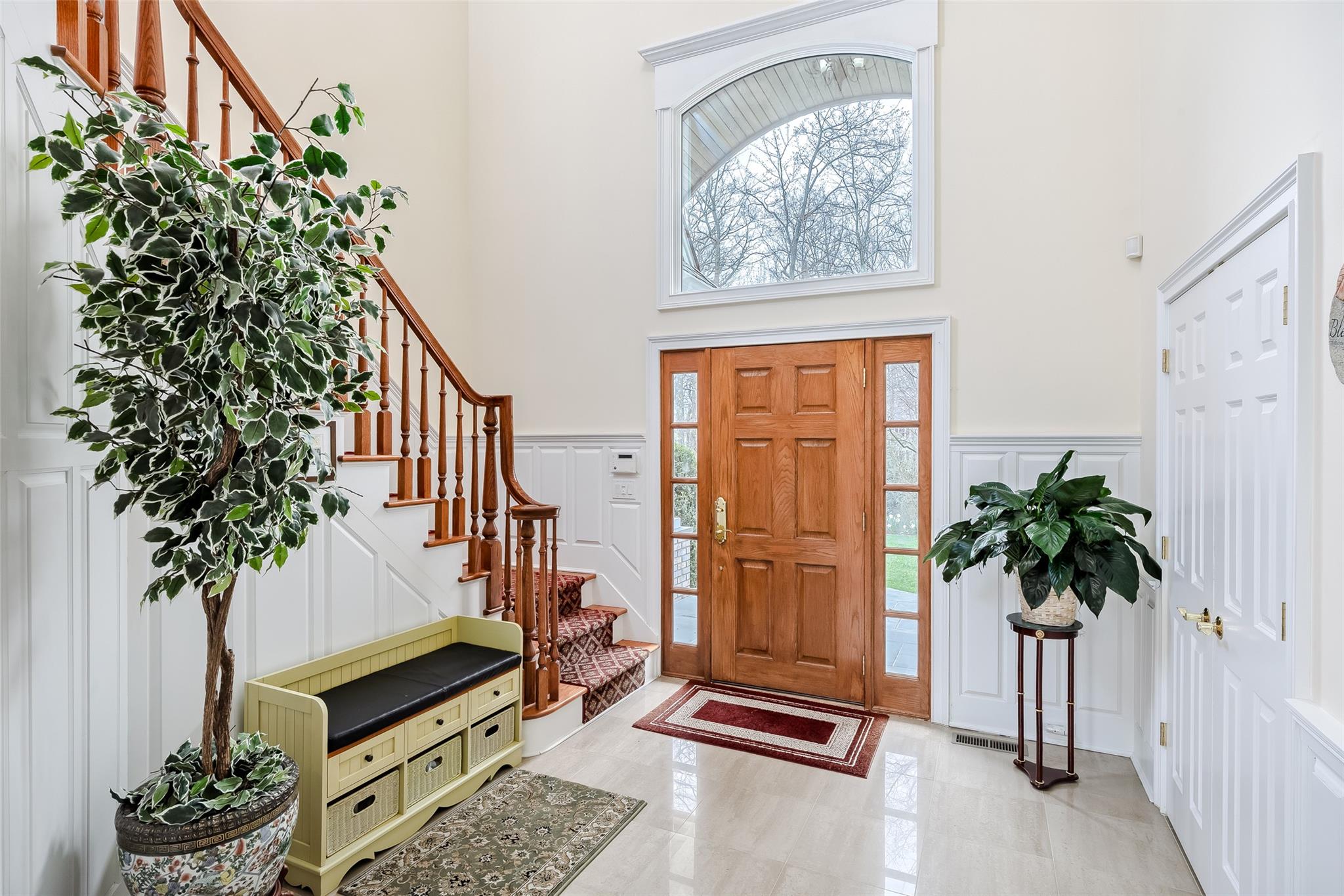 1 Uva Way, Port Jefferson, NY 11777