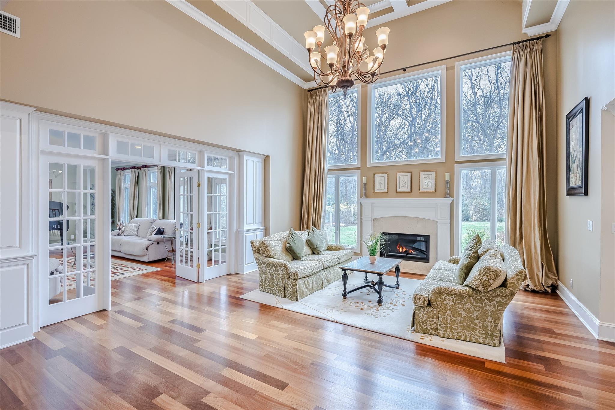 1 Uva Way, Port Jefferson, NY 11777