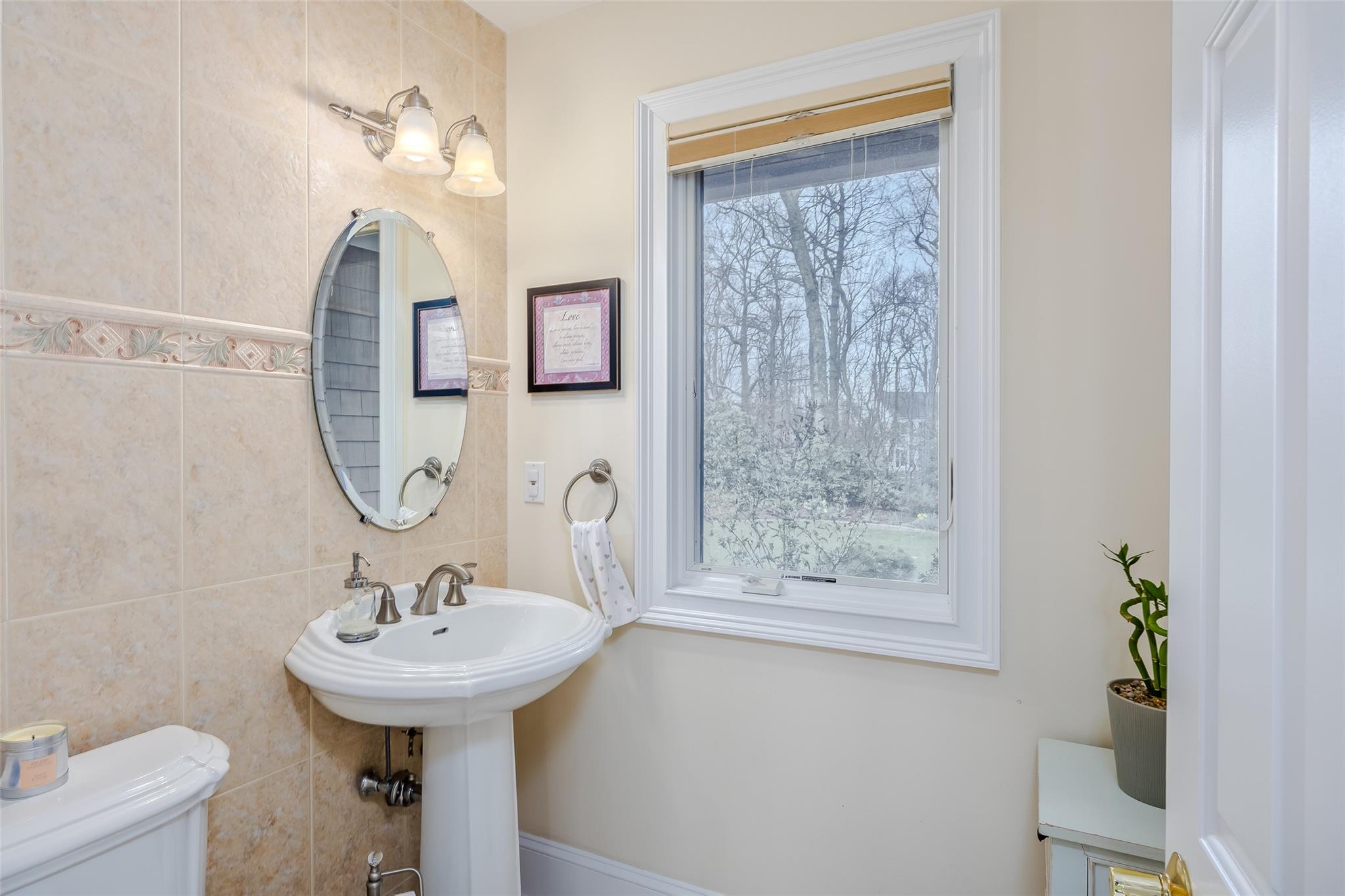 1 Uva Way, Port Jefferson, NY 11777