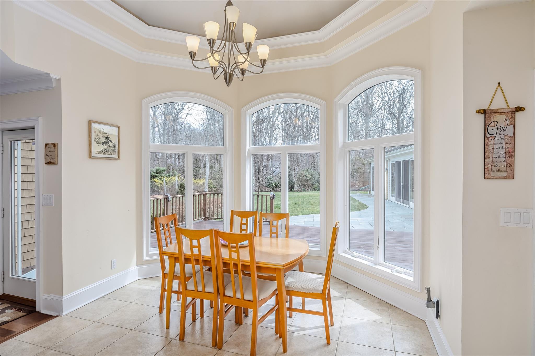 1 Uva Way, Port Jefferson, NY 11777