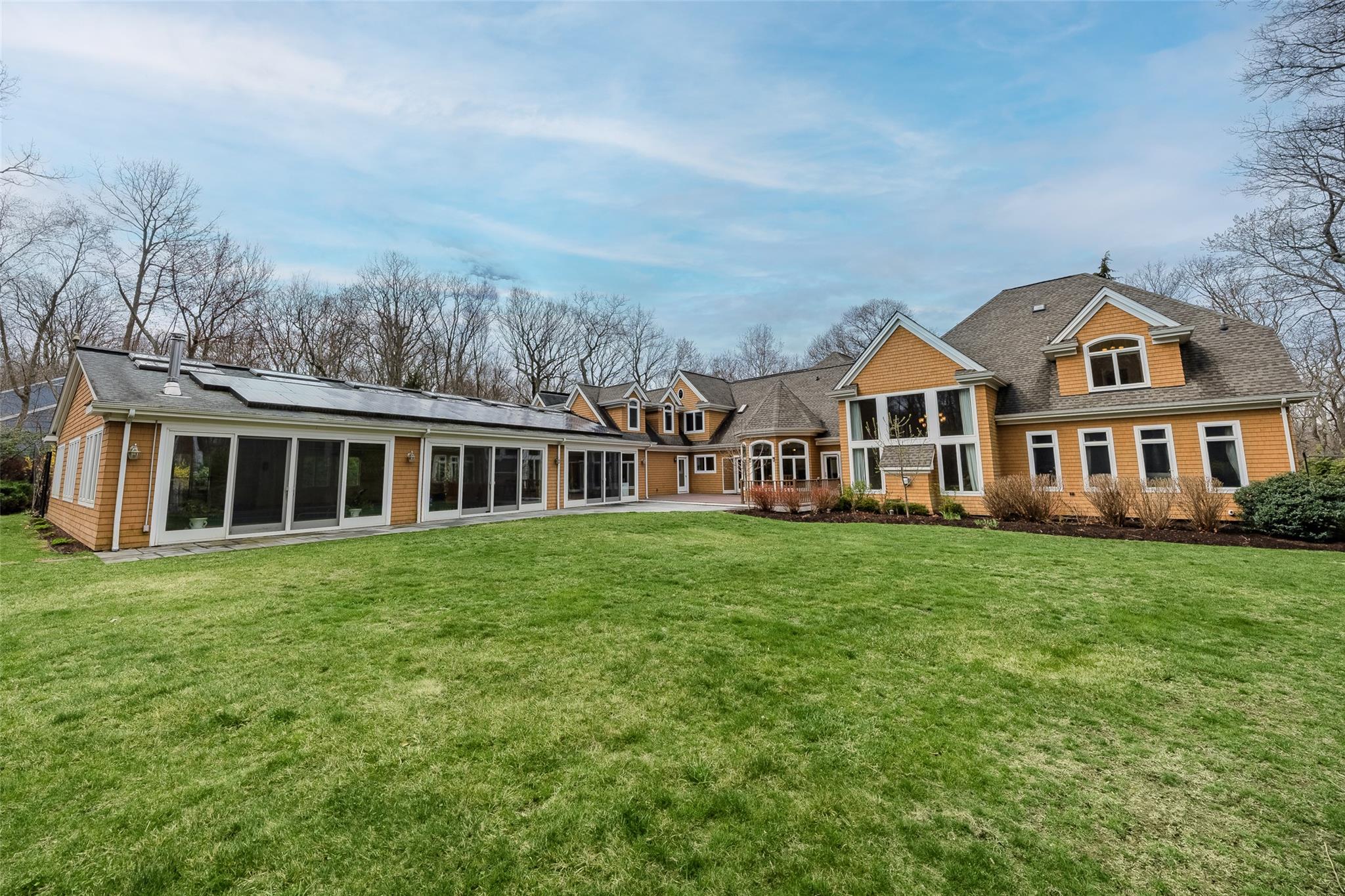 1 Uva Way, Port Jefferson, NY 11777