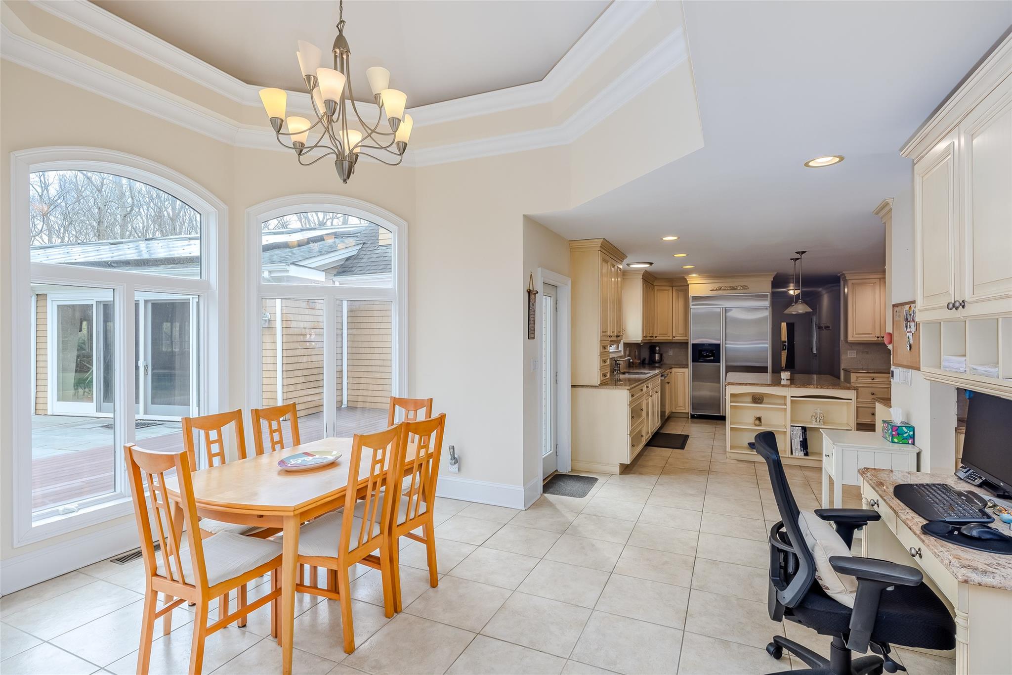 1 Uva Way, Port Jefferson, NY 11777