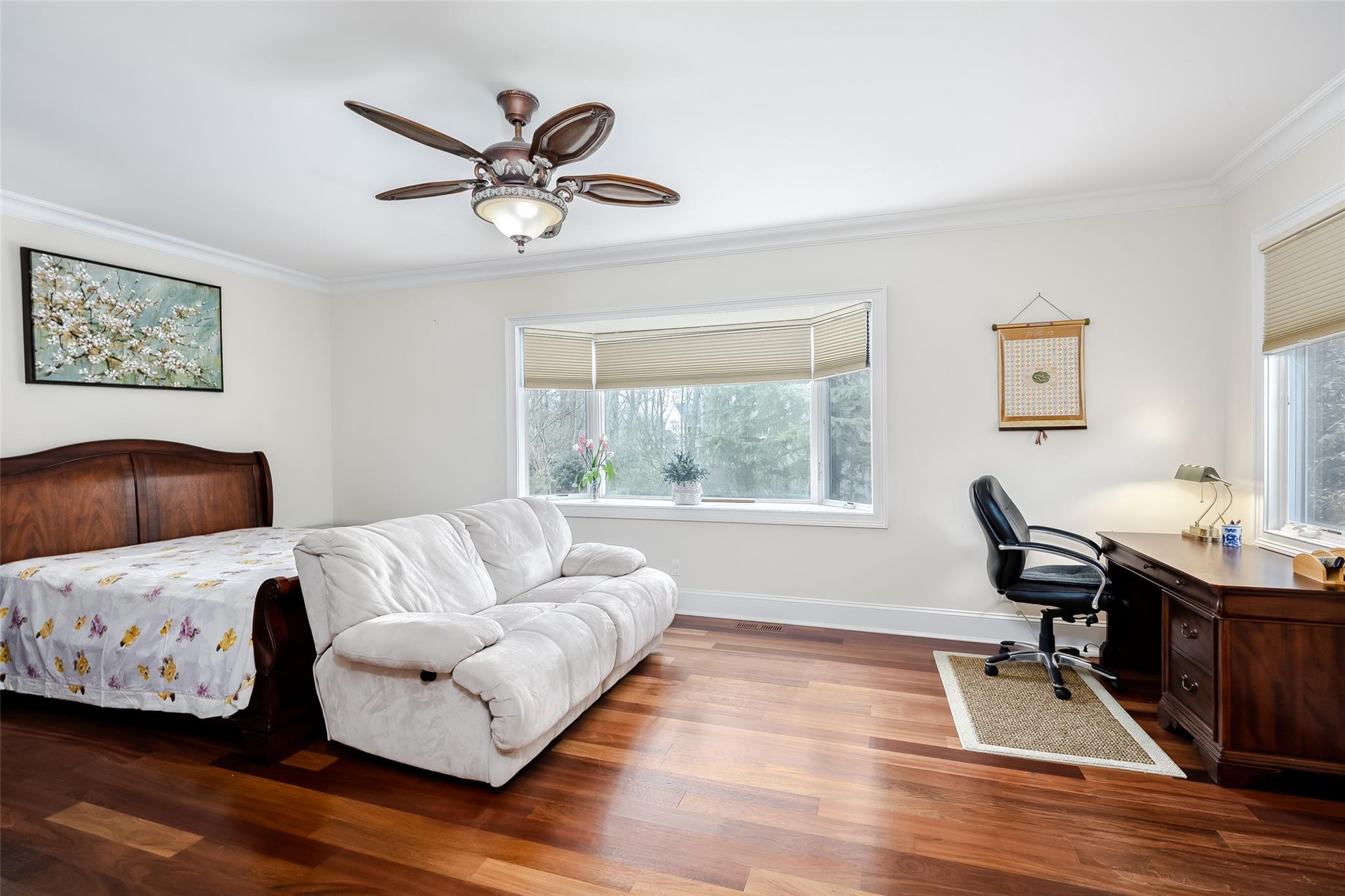 1 Uva Way, Port Jefferson, NY 11777