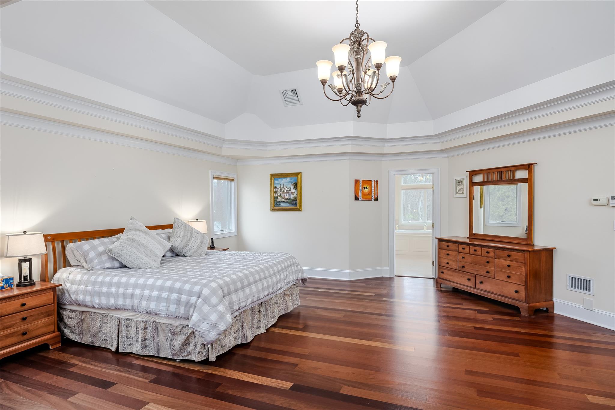 1 Uva Way, Port Jefferson, NY 11777