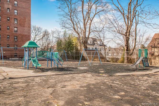 2 Fisher DR # 418, Mount Vernon, NY 10552