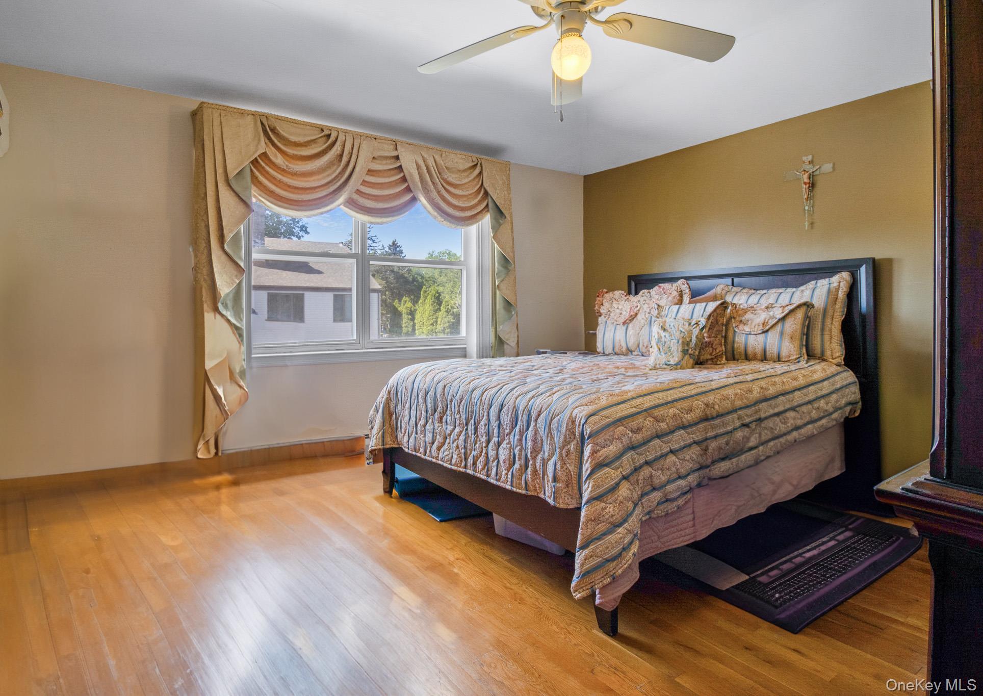 13506 62nd Road Road, Flushing, NY 11367