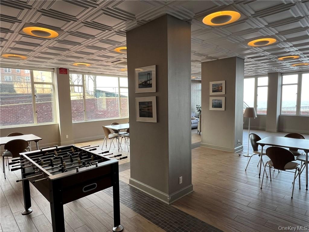 166-25 Powells Cove Boulevard # 8E, Beechhurst, NY 11357