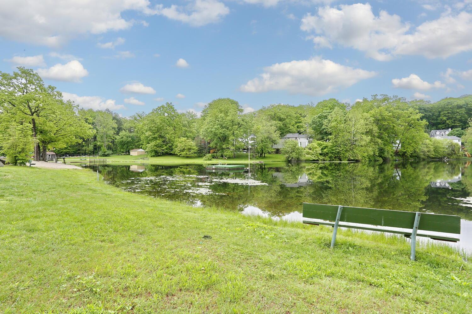 43 Hickory Road, Sloatsburg, NY 10974