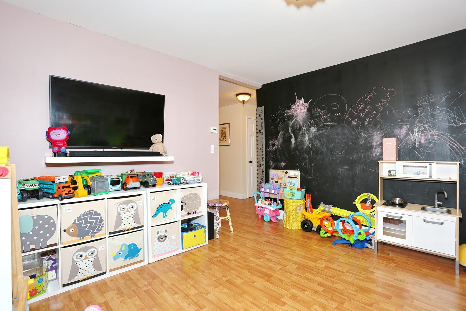 43 Hickory Road, Sloatsburg, NY 10974