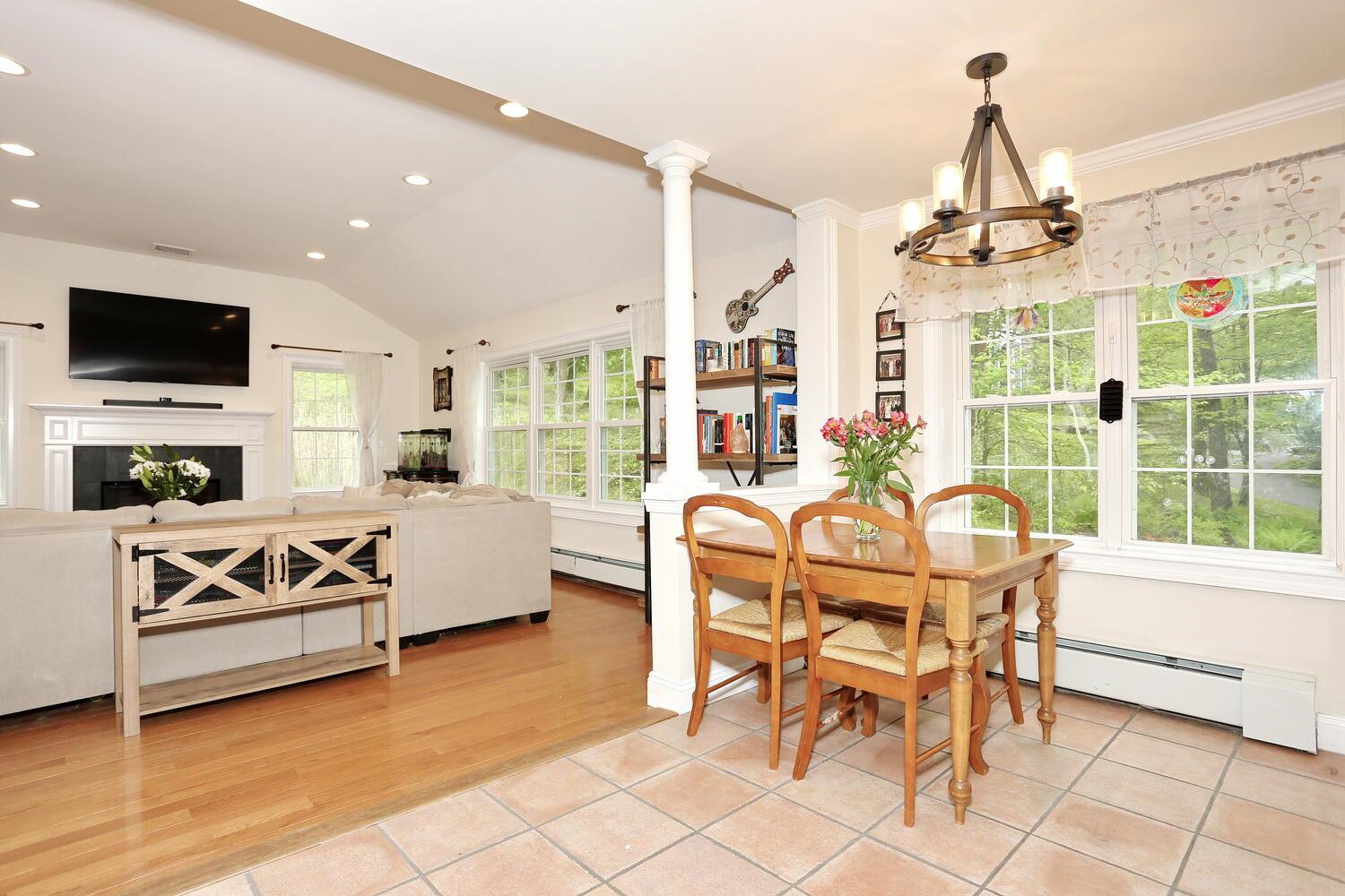 43 Hickory Road, Sloatsburg, NY 10974