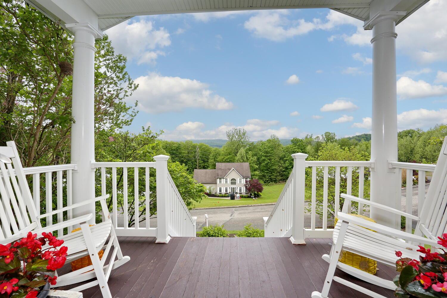 43 Hickory Road, Sloatsburg, NY 10974