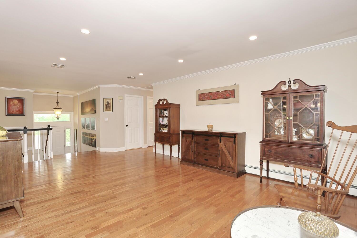 43 Hickory Road, Sloatsburg, NY 10974