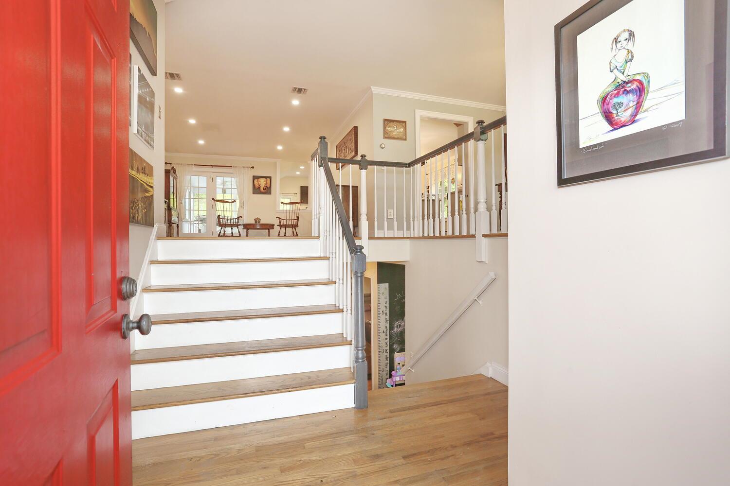 43 Hickory Road, Sloatsburg, NY 10974