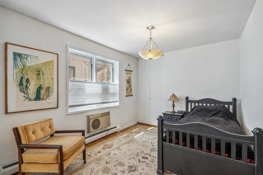 20 Chapel Place # 1ST, Great Neck, NY 11021