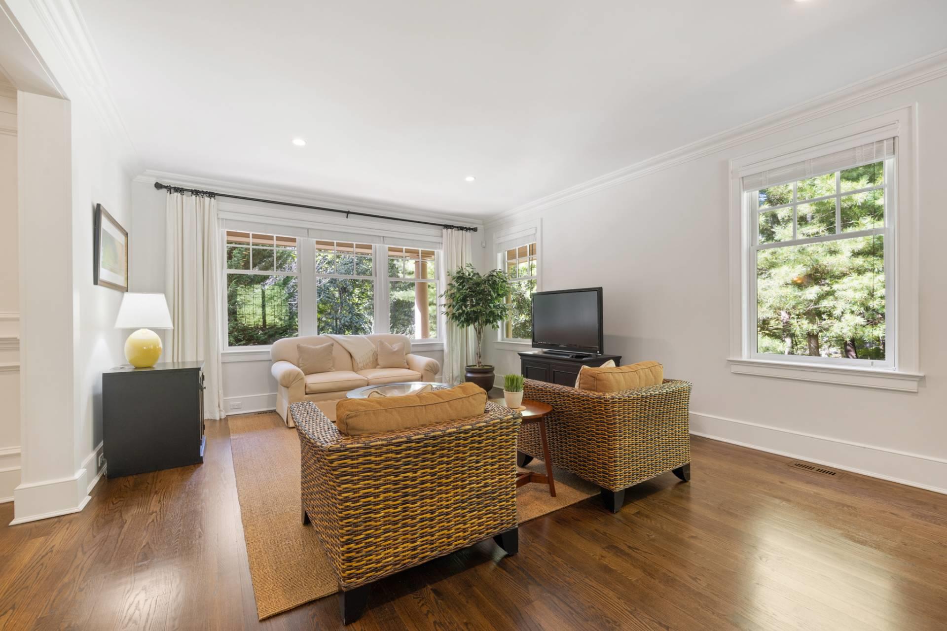 9 Fairway Court, Sag Harbor, NY 11963