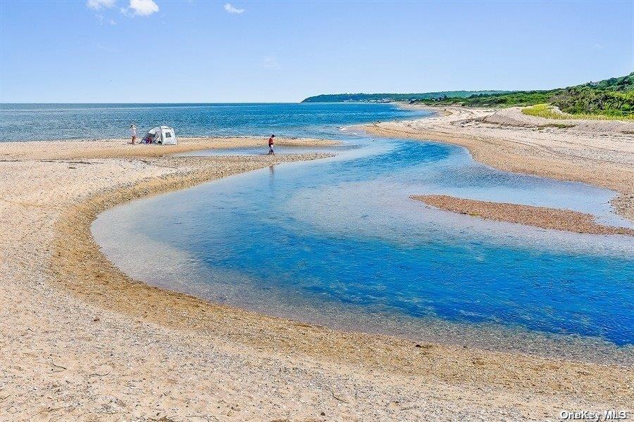 1685 Peconic Lane, Peconic, NY 11958