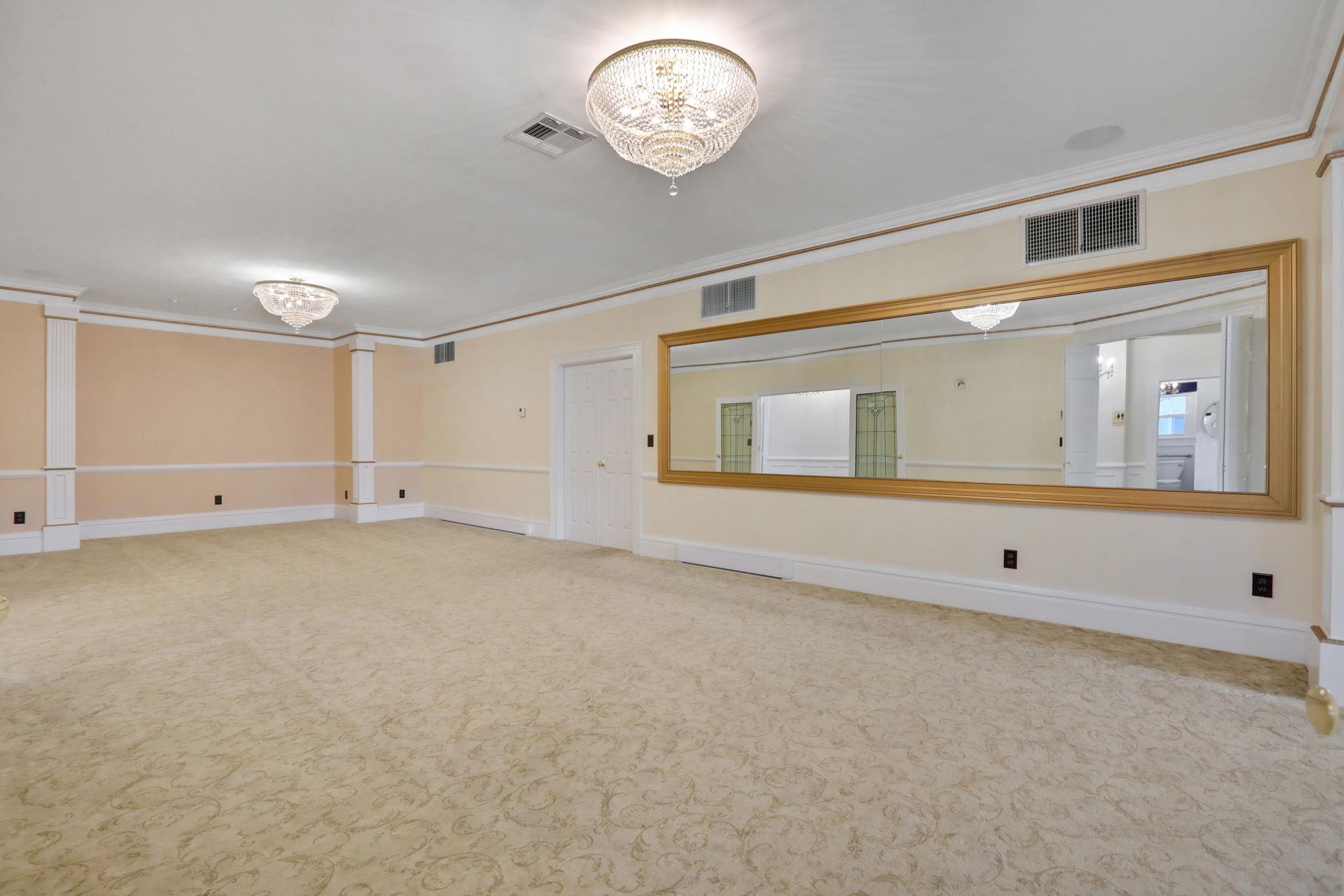 411 Albany Avenue, Kingston, NY 12401