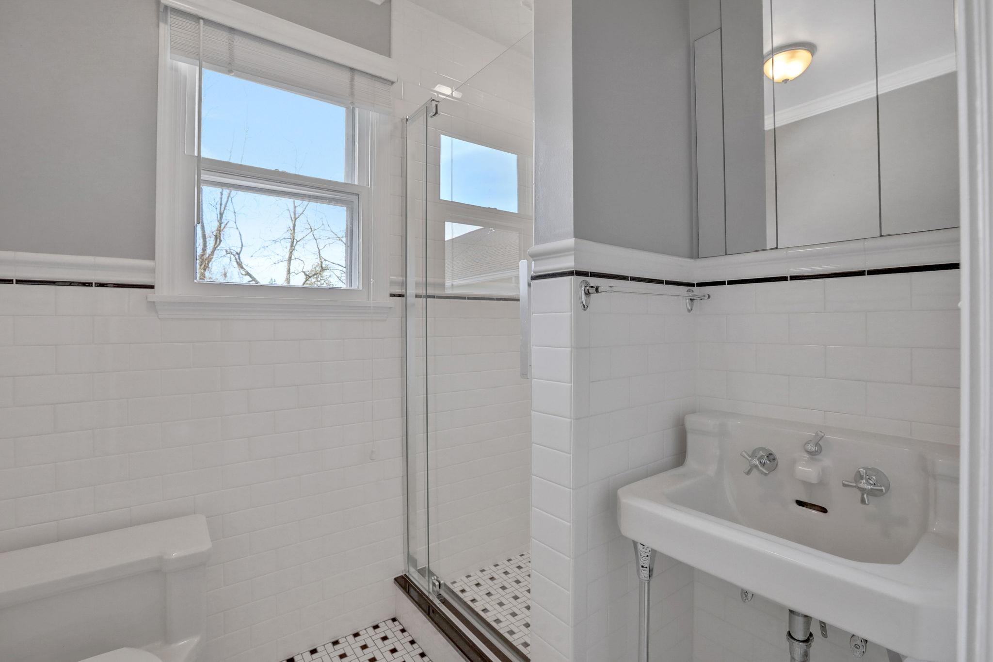 411 Albany Avenue, Kingston, NY 12401