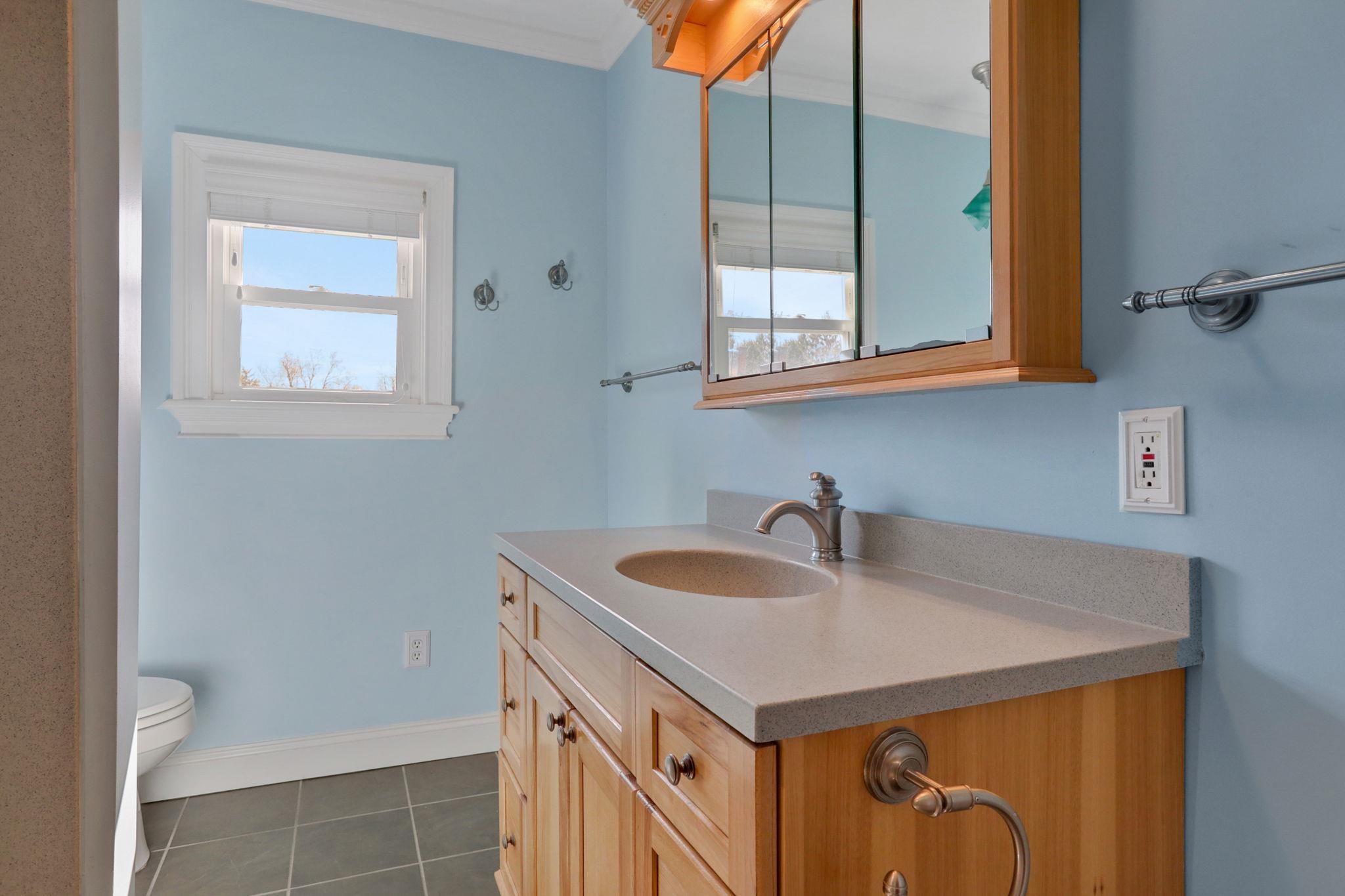 411 Albany Avenue, Kingston, NY 12401