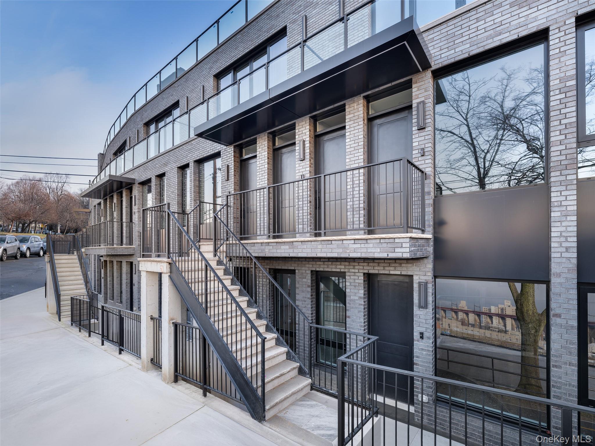 21-31 Shore Blvd # 2A, Astoria, NY 11105