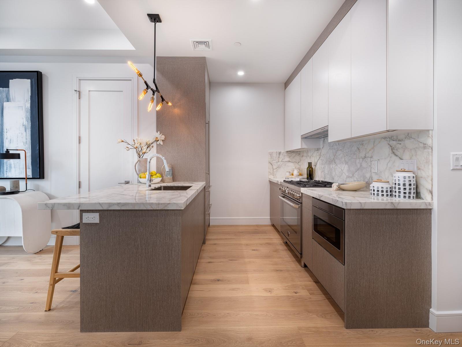 21-31 Shore Blvd # 2A, Astoria, NY 11105