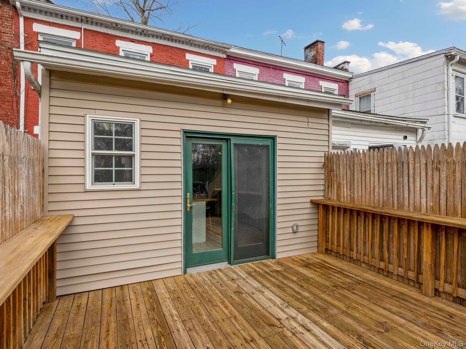 27 Brick Row, Athens, NY 12015