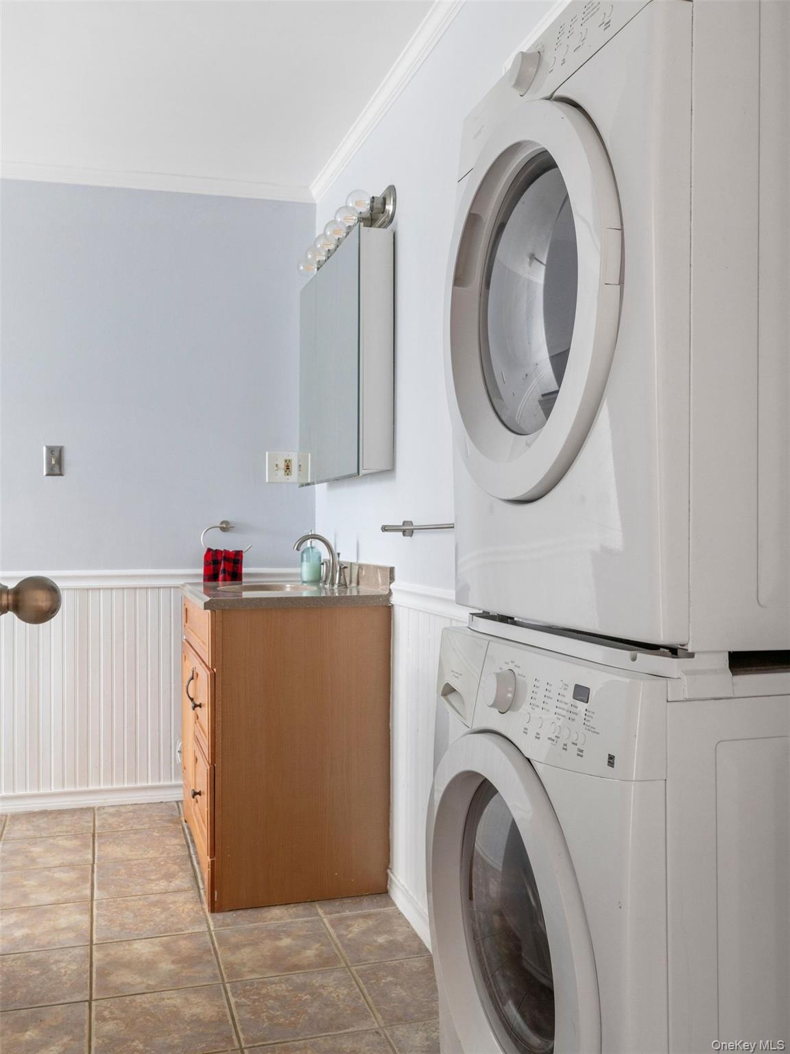 27 Brick Row, Athens, NY 12015