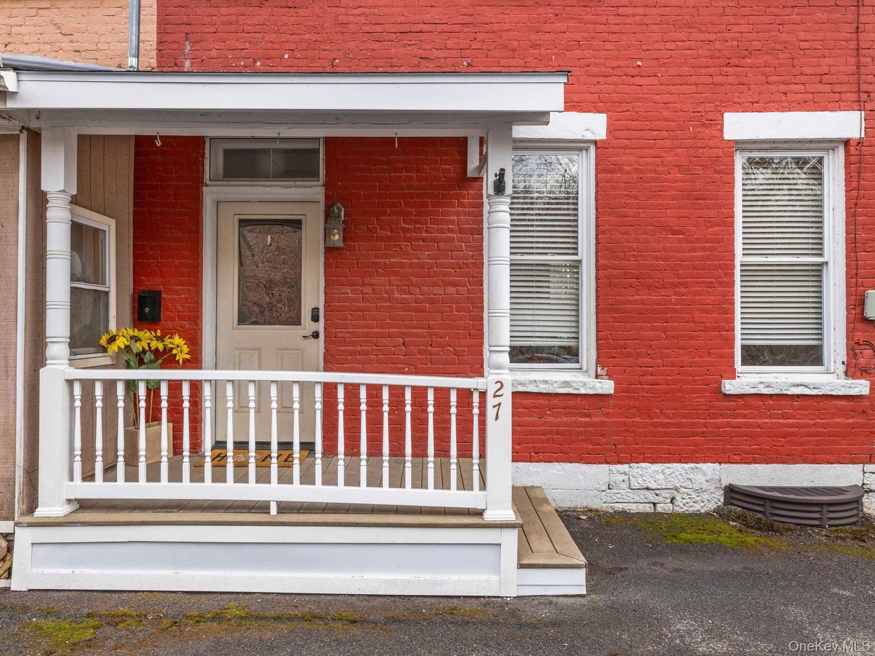 27 Brick Row, Athens, NY 12015