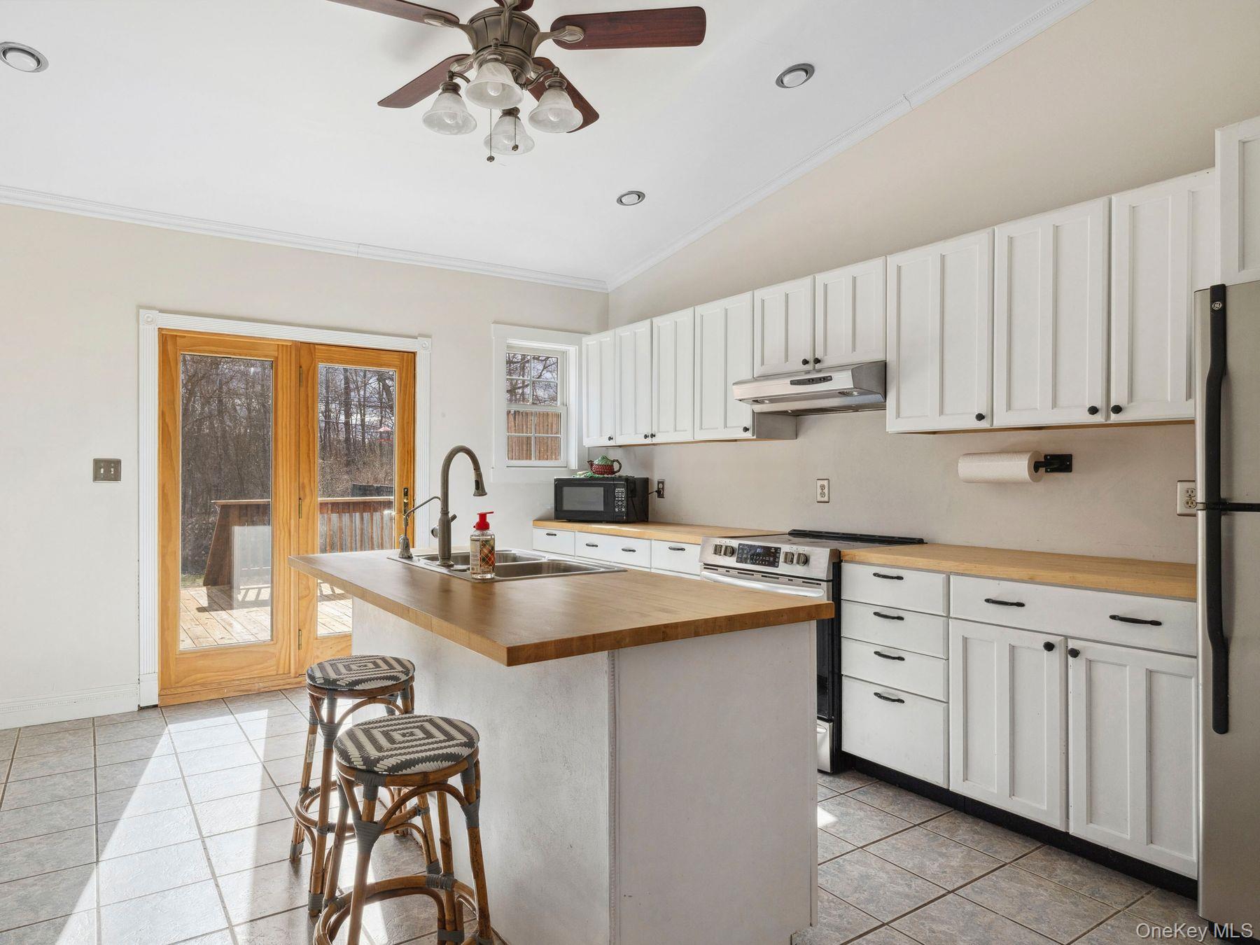 27 Brick Row, Athens, NY 12015