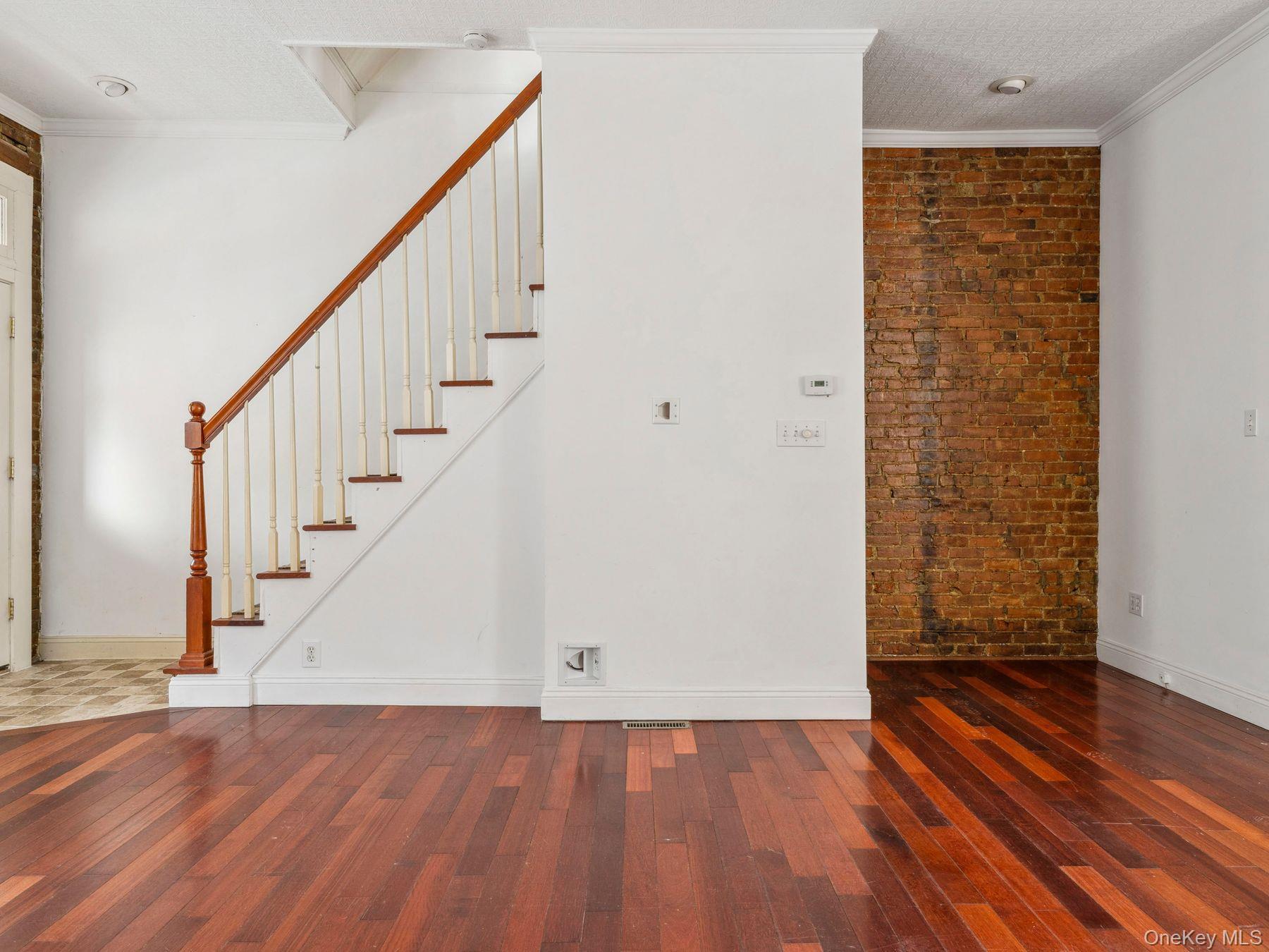 27 Brick Row, Athens, NY 12015