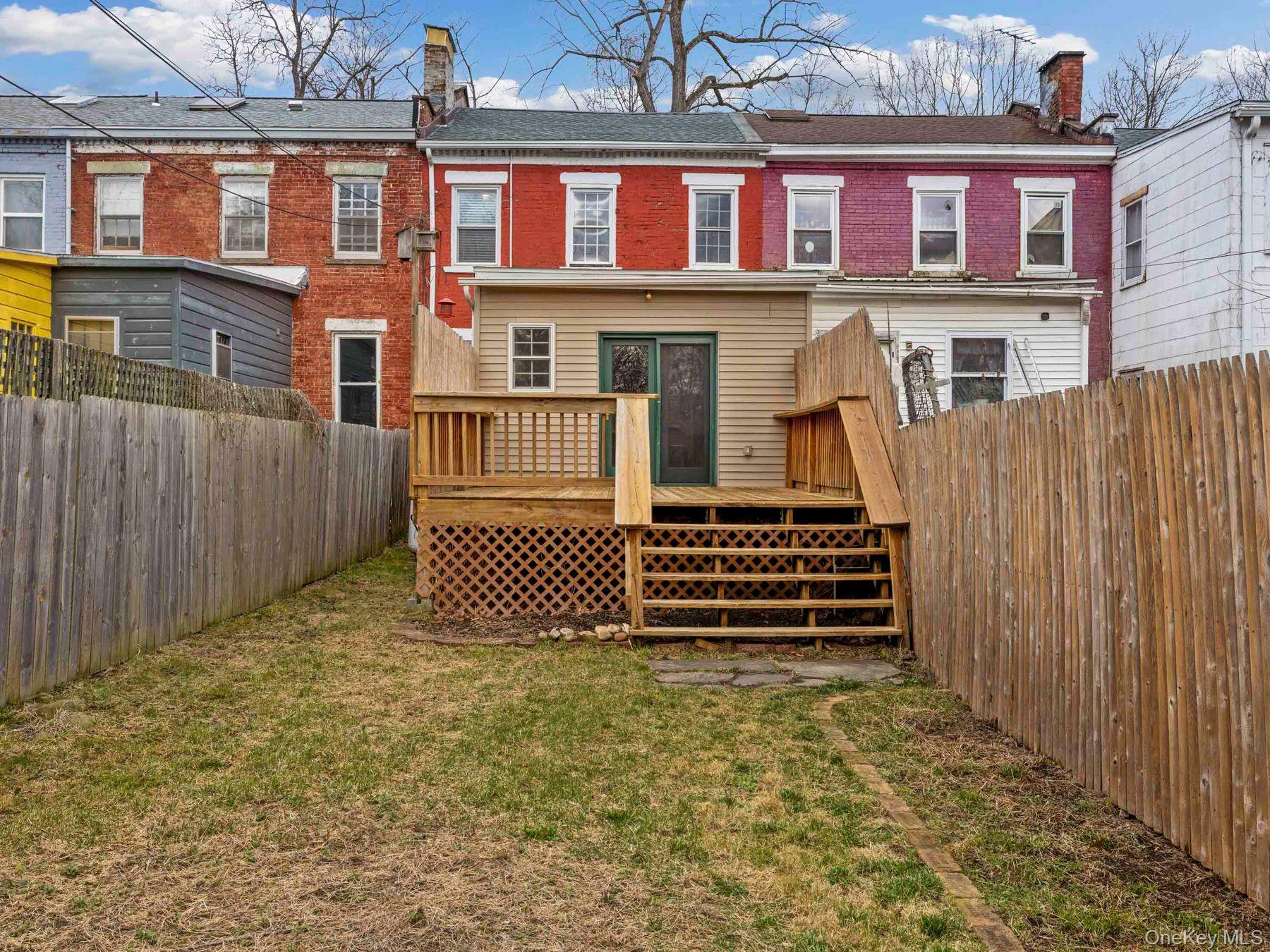 27 Brick Row, Athens, NY 12015