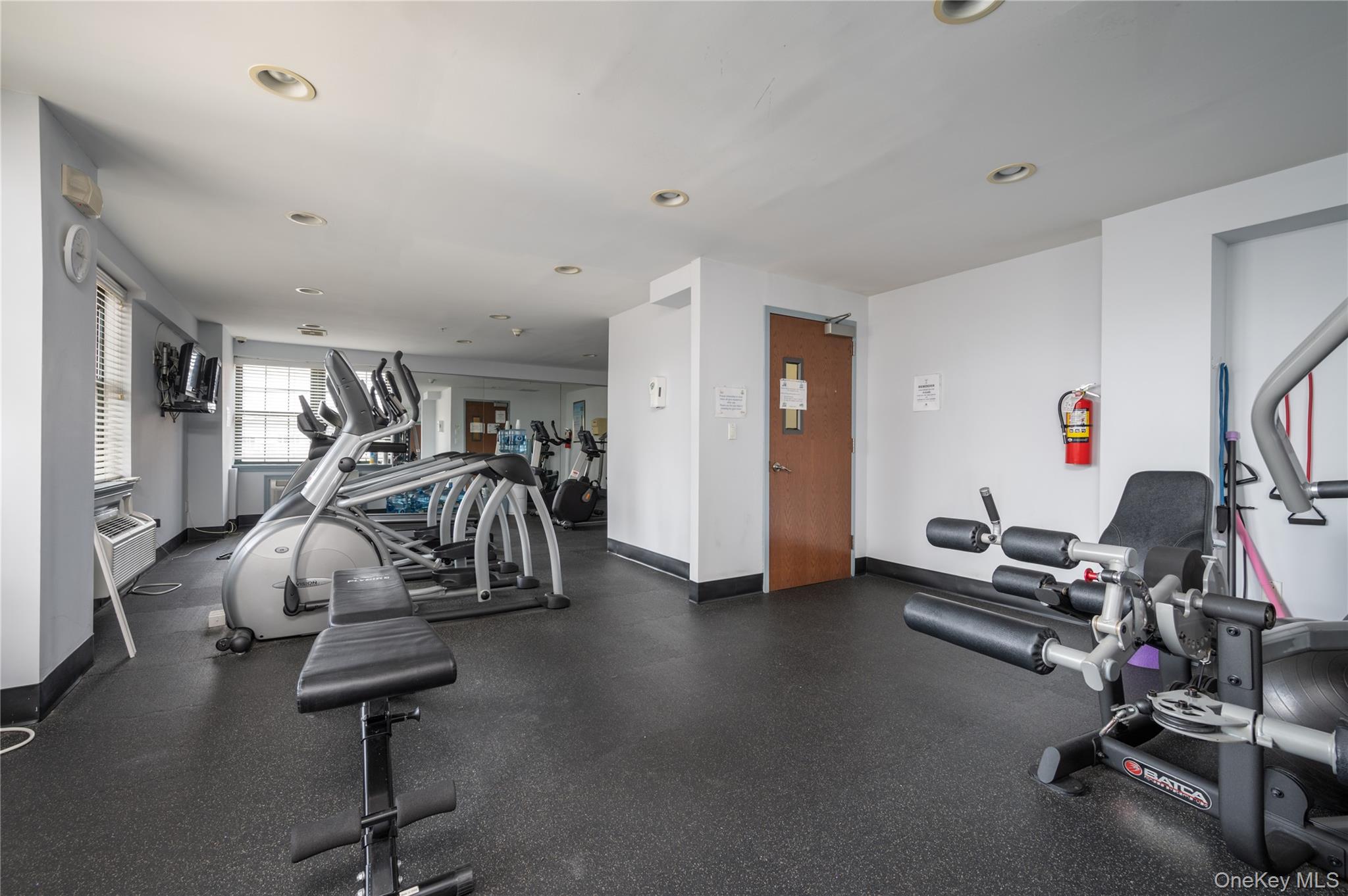 26 W Broadway # 505, Long Beach, NY 11561