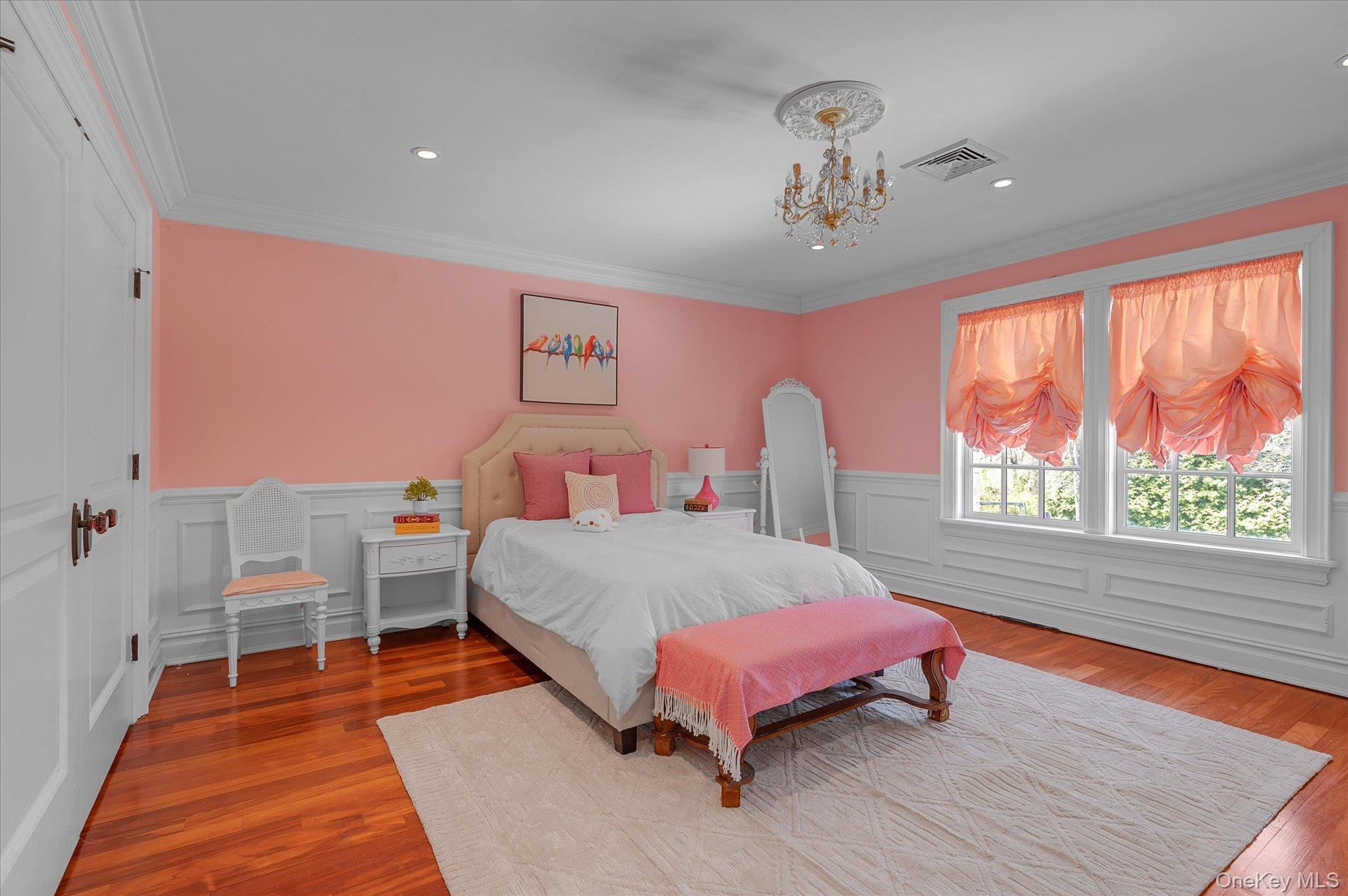 8 Norgate Road, Brookville, NY 11545