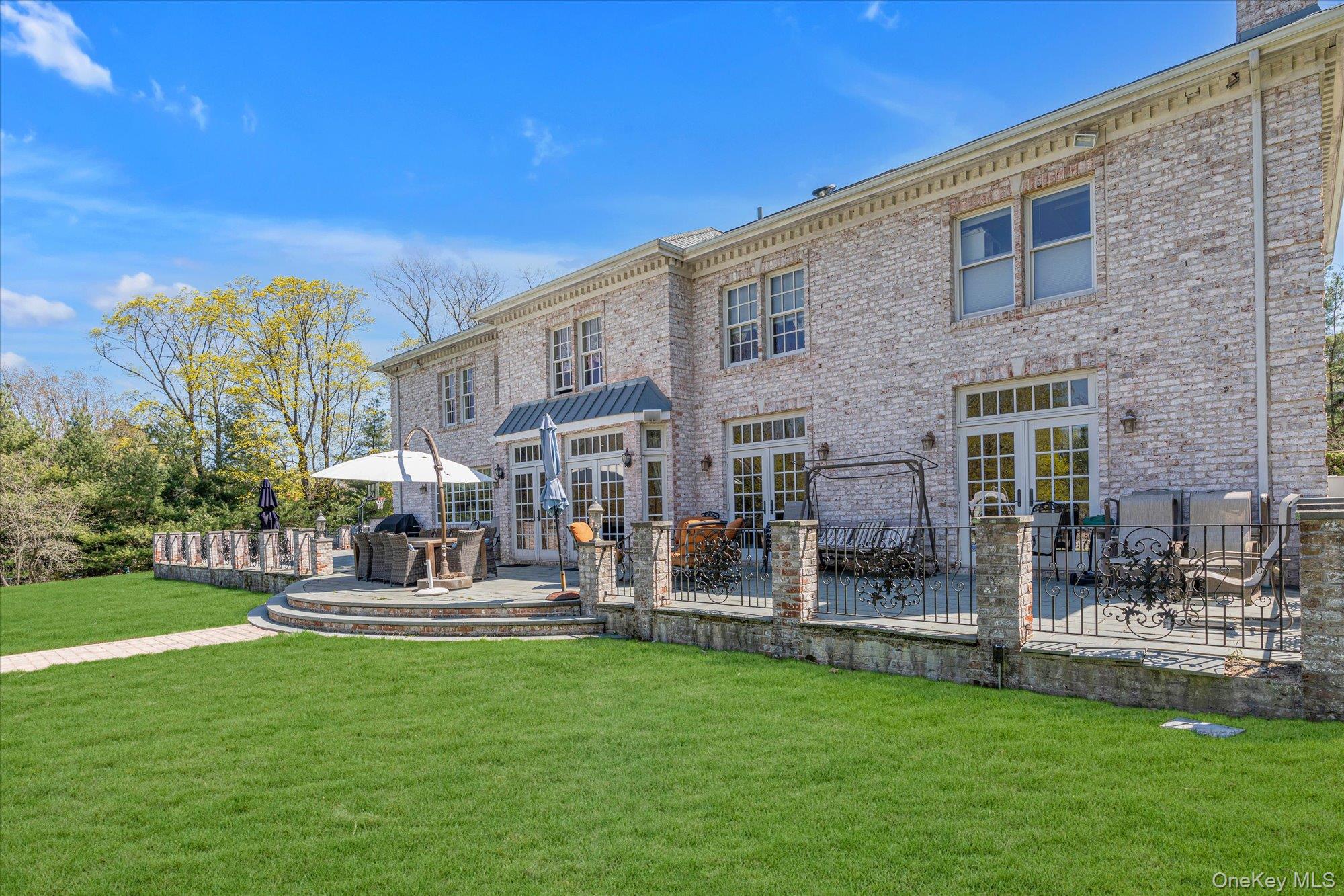 8 Norgate Road, Brookville, NY 11545