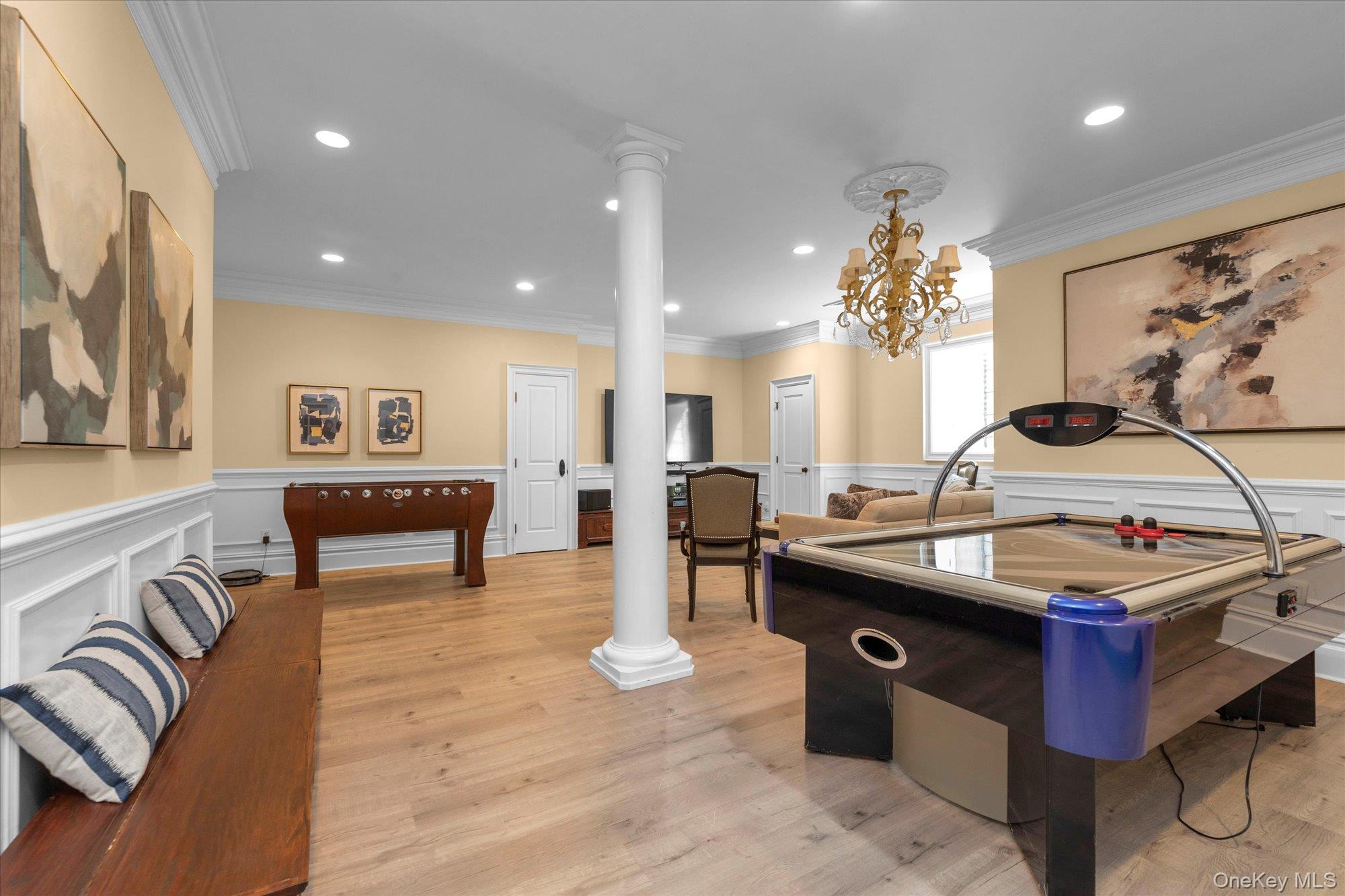 8 Norgate Road, Brookville, NY 11545