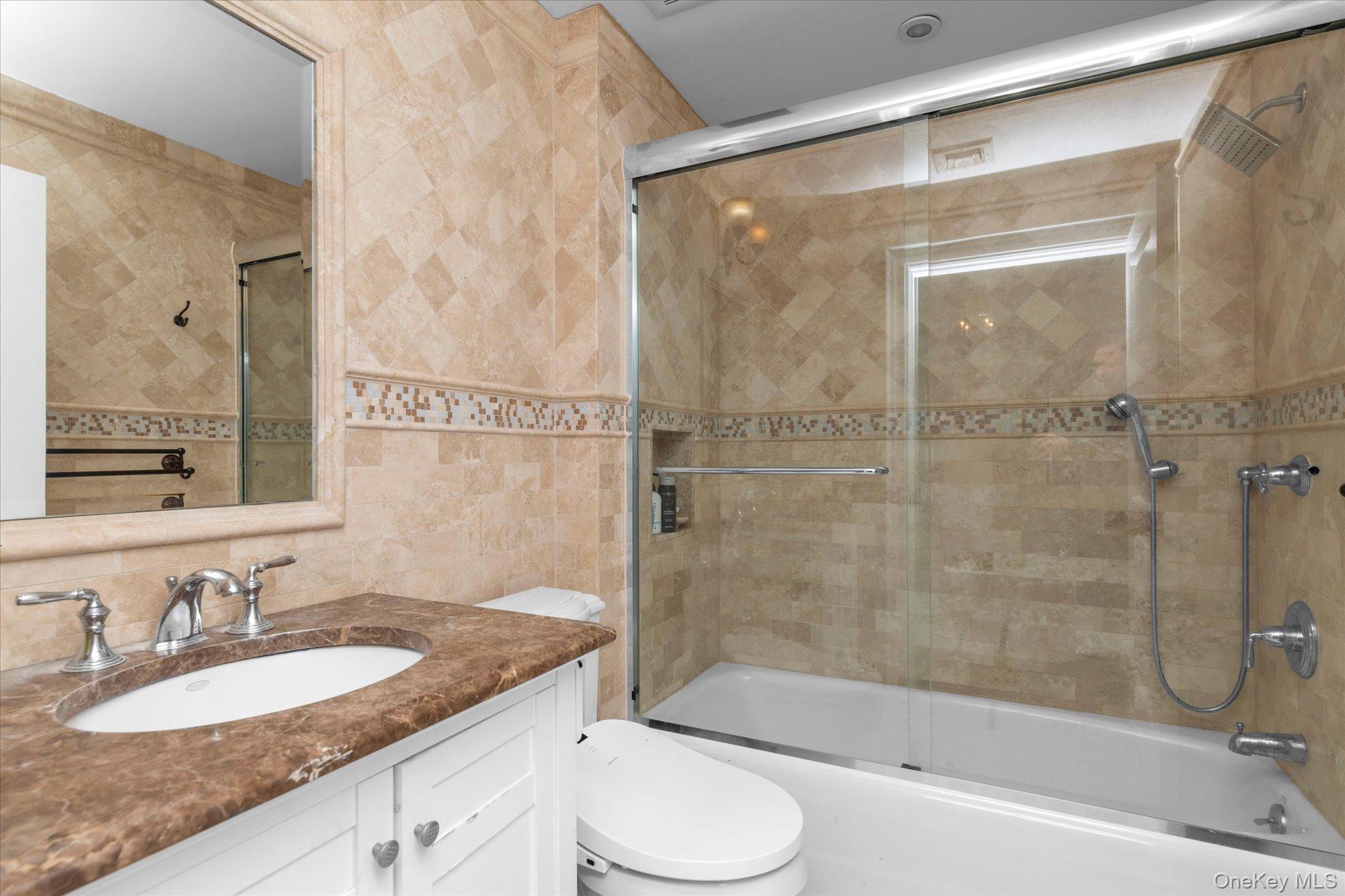 8 Norgate Road, Brookville, NY 11545