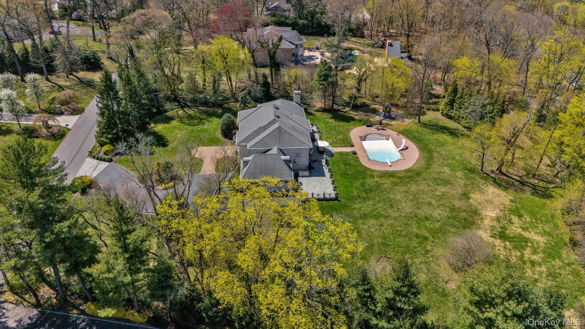 8 Norgate Road, Brookville, NY 11545