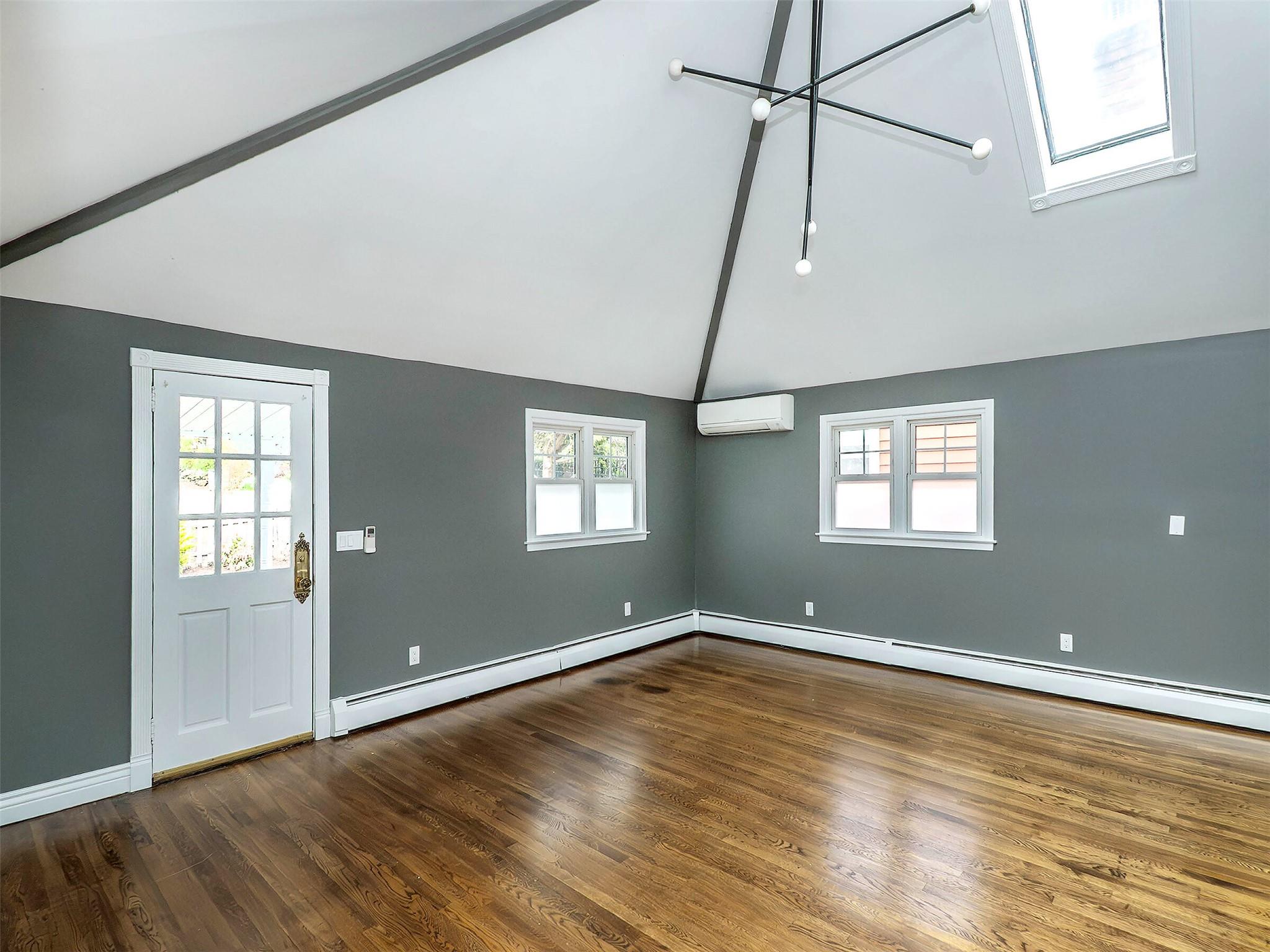 121 15th Avenue, Sea Cliff, NY 11579