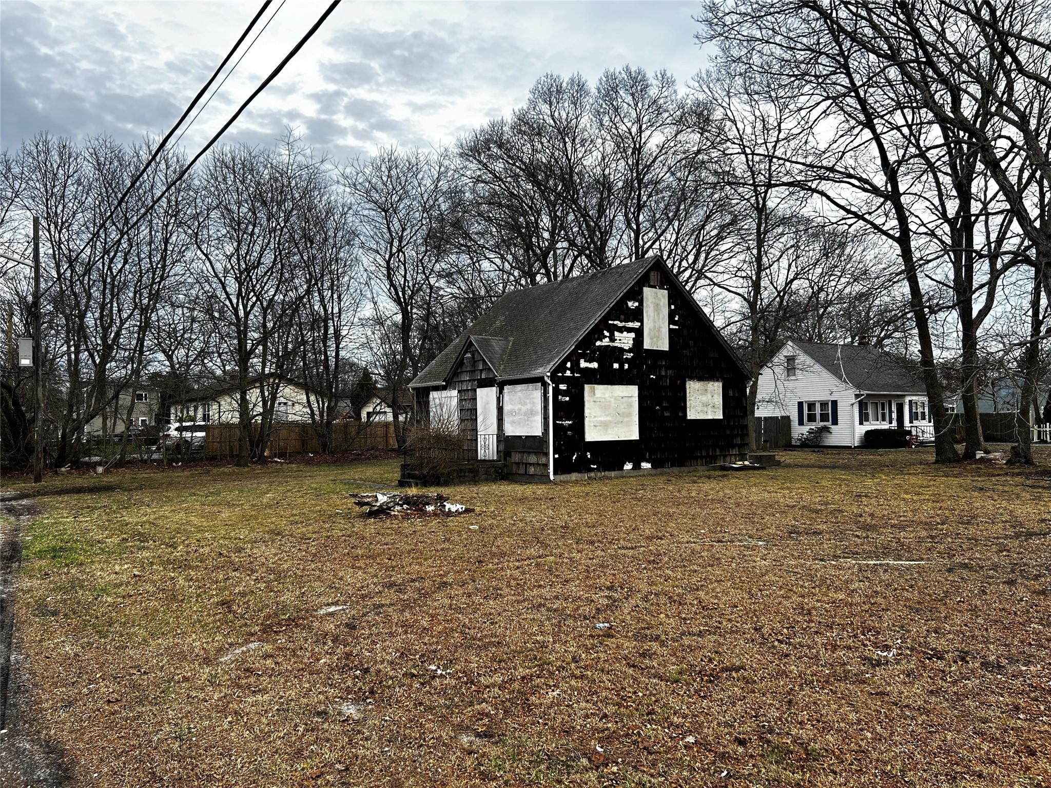 33 Broadway, Shirley, NY 11967