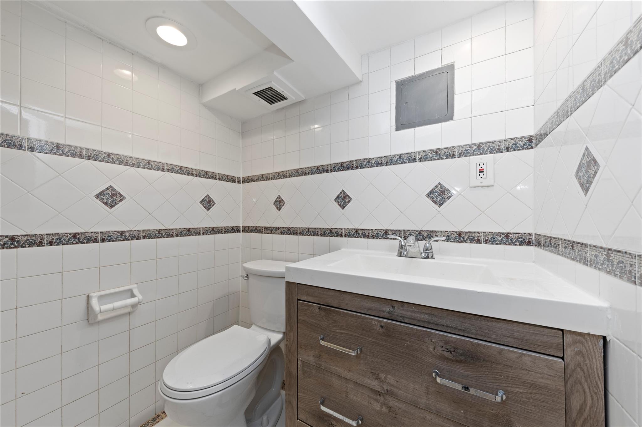 49 Marble Hill Avenue, New York (Manhattan), NY 10463