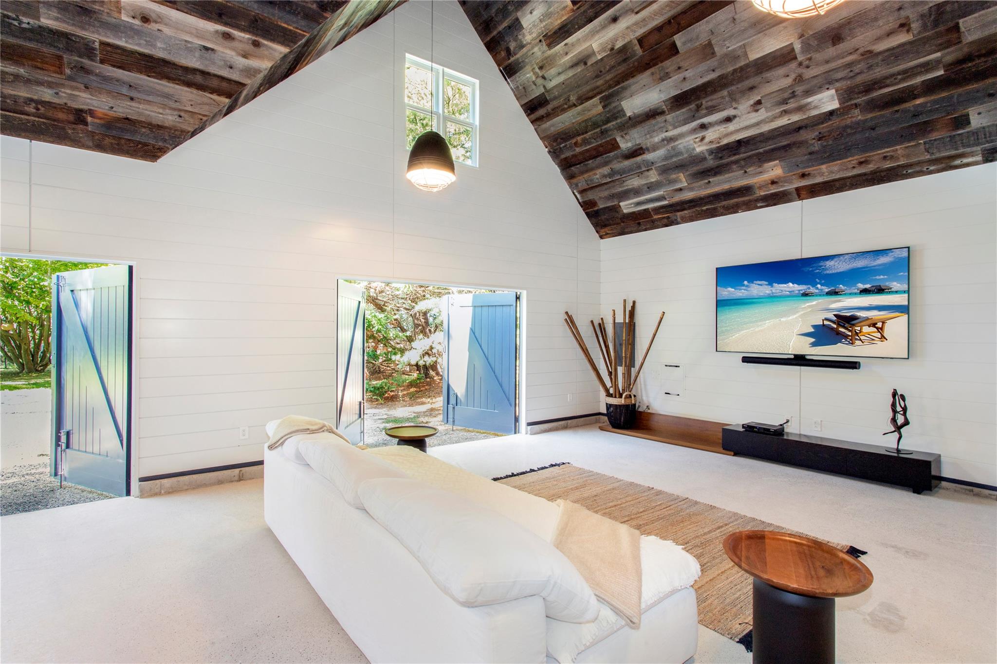 203 Noyack Road, Southampton, NY 11968