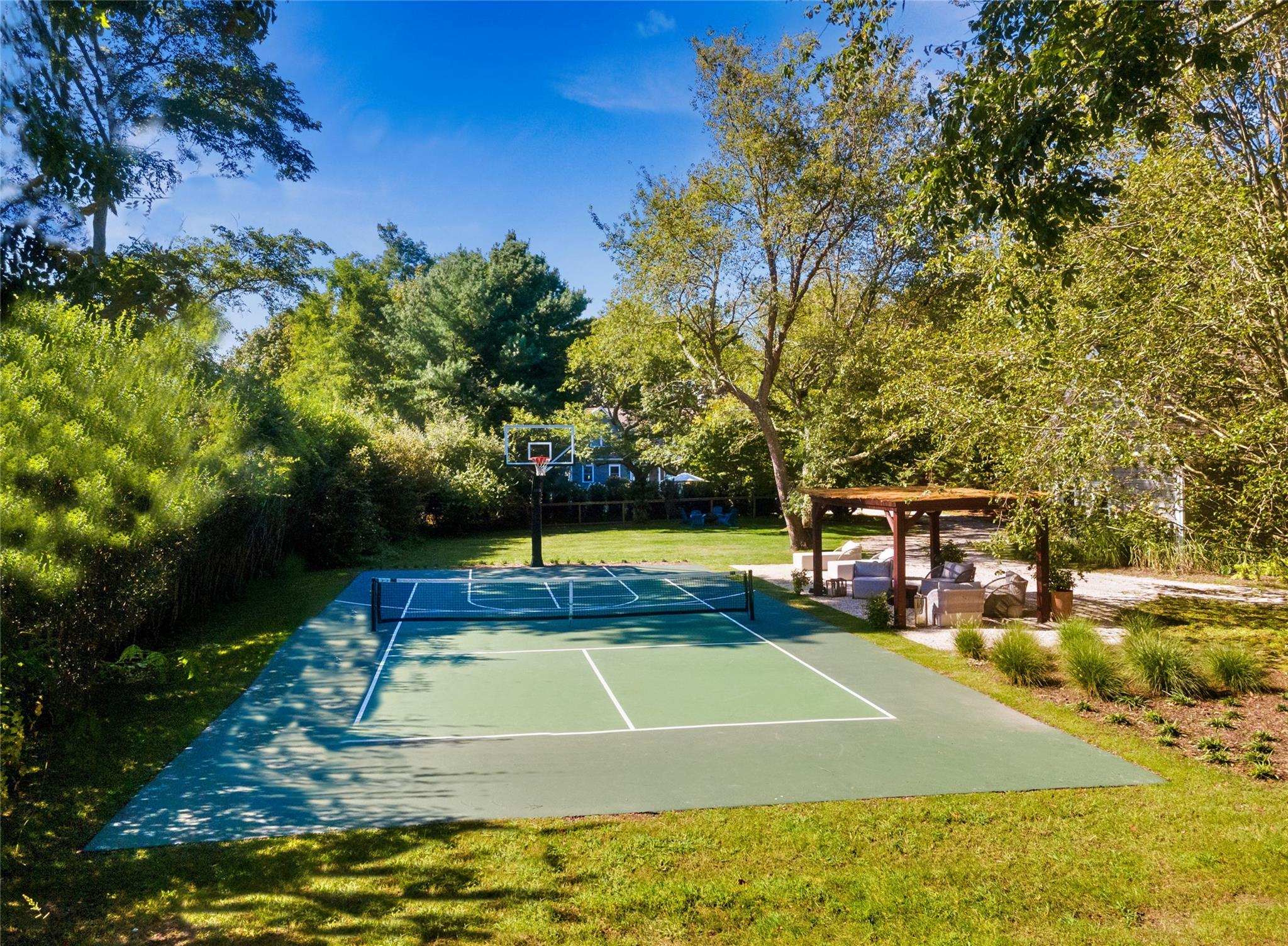 203 Noyack Road, Southampton, NY 11968