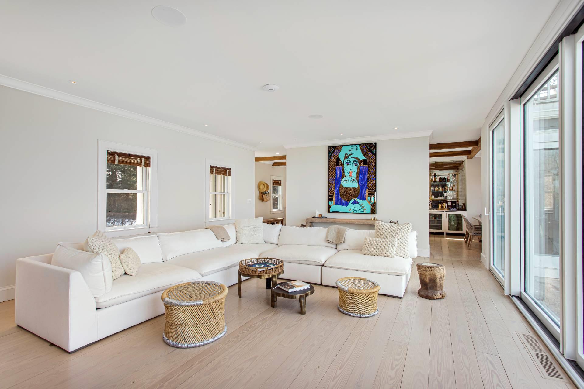 203 Noyack Road, Southampton, NY 11968