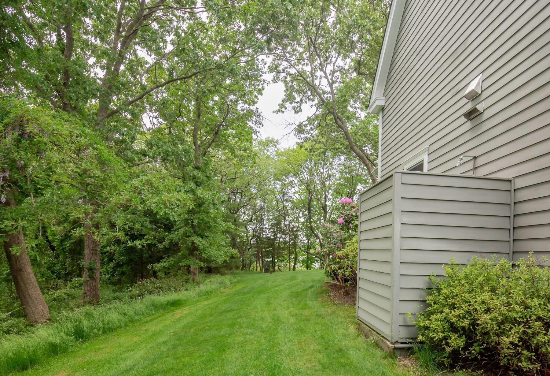 203 Noyack Road, Southampton, NY 11968