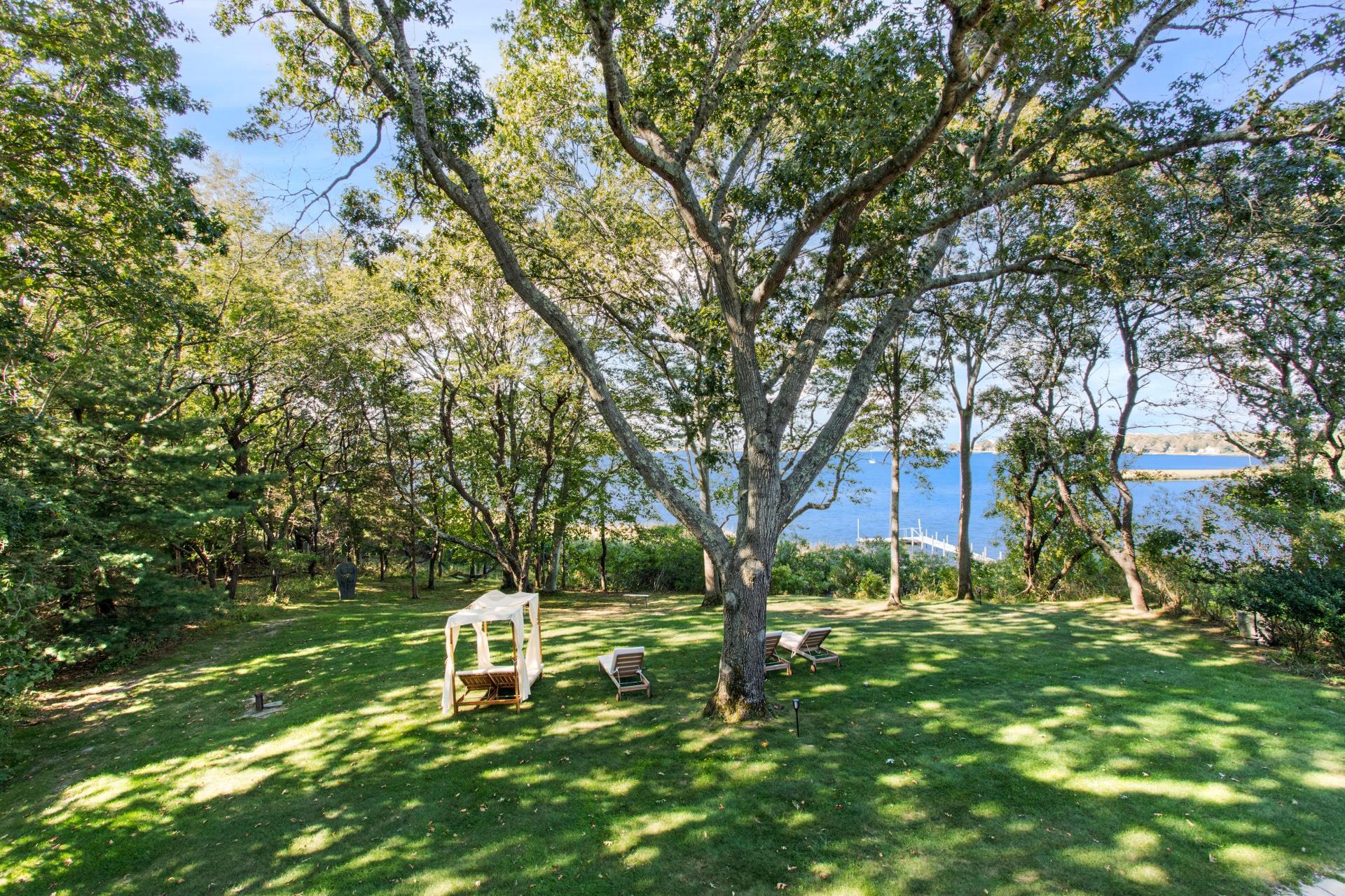 203 Noyack Road, Southampton, NY 11968