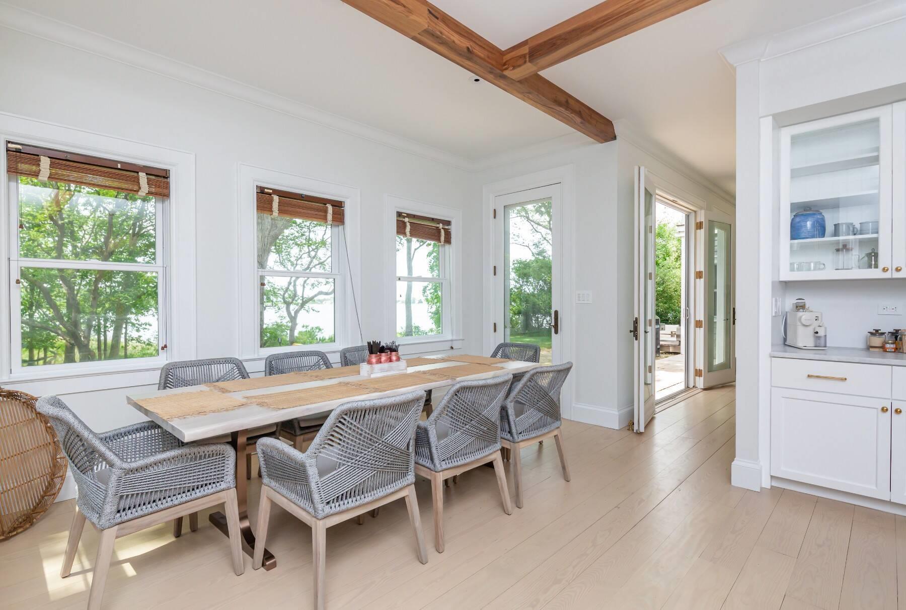 203 Noyack Road, Southampton, NY 11968