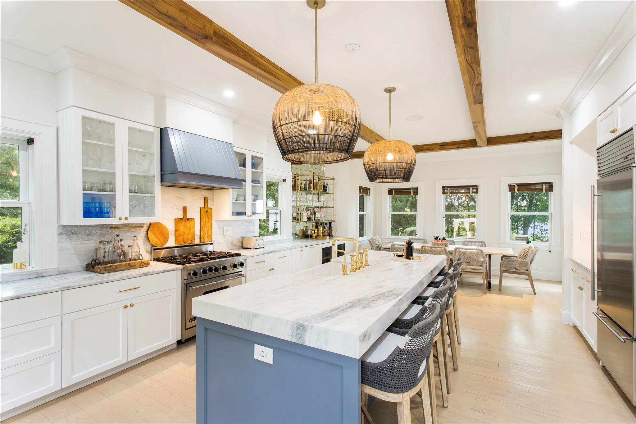 203 Noyack Road, Southampton, NY 11968