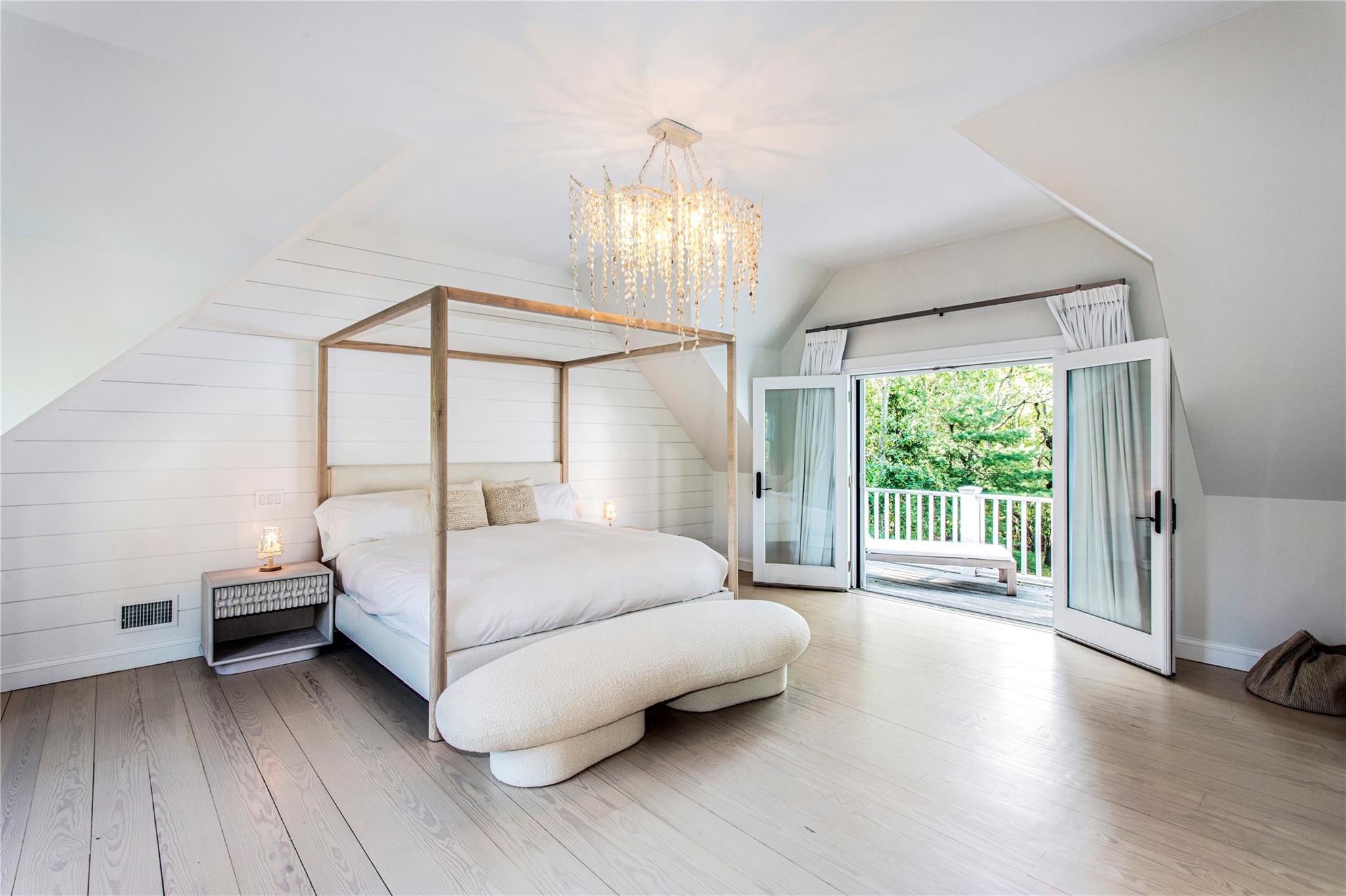 203 Noyack Road, Southampton, NY 11968