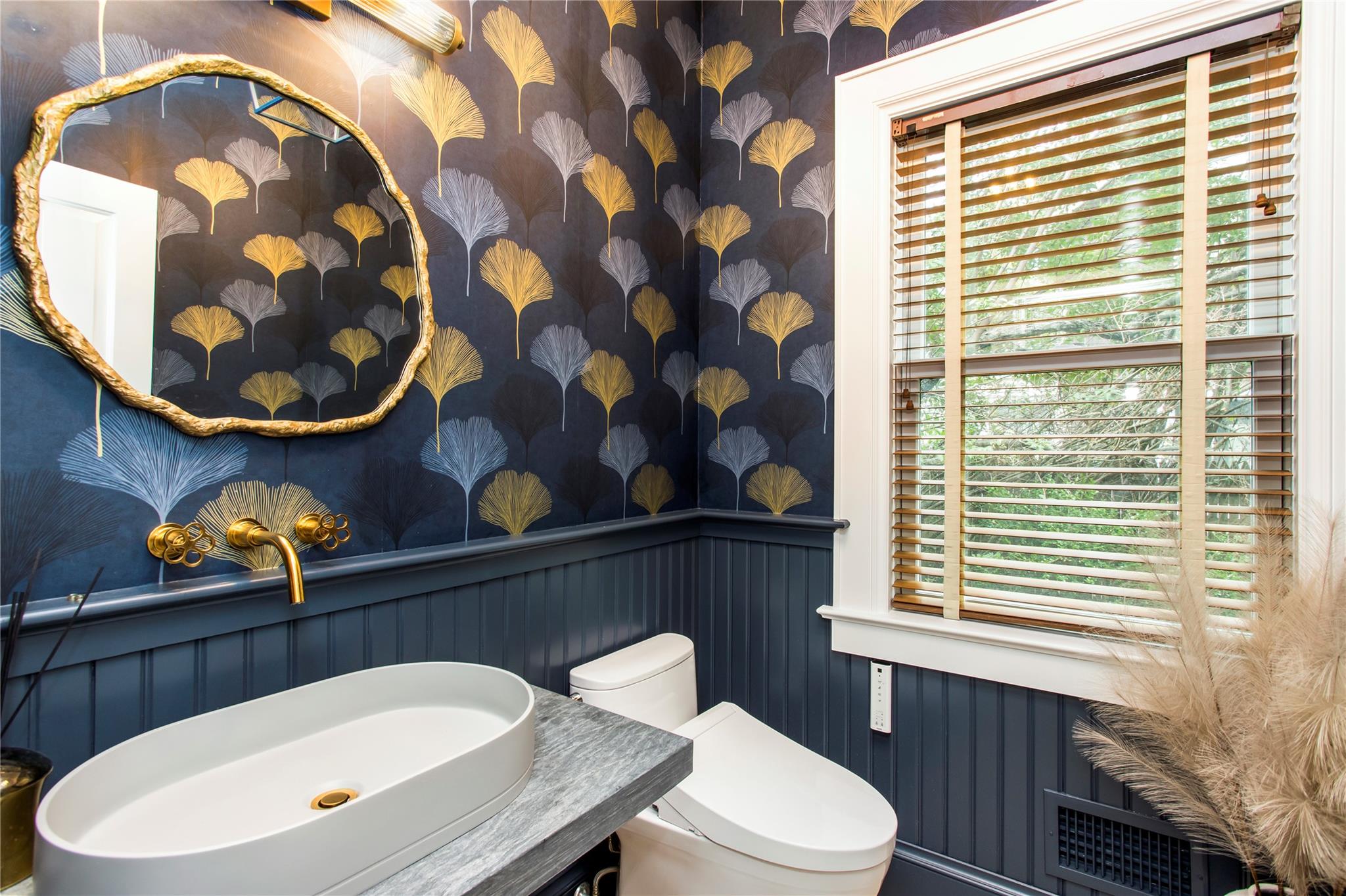 203 Noyack Road, Southampton, NY 11968