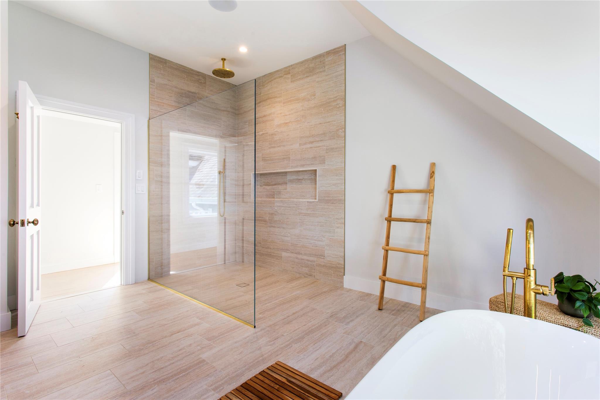 203 Noyack Road, Southampton, NY 11968